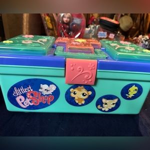 Littlest Pet Shop carrying case and pets